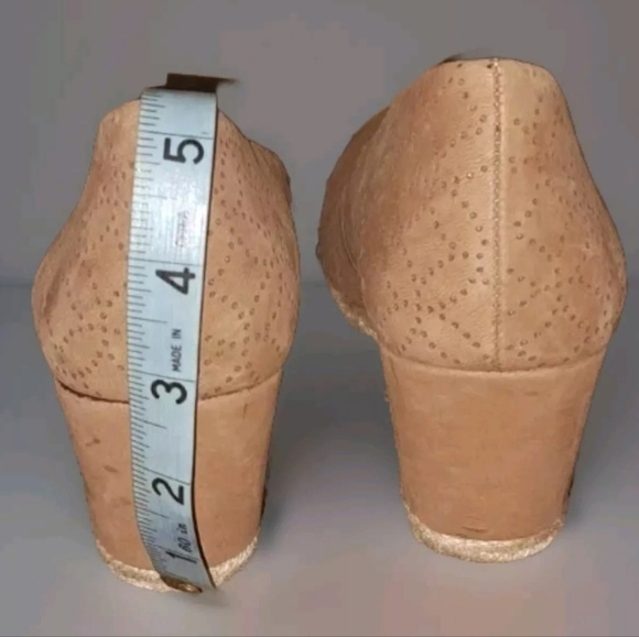 Giani Berini Wedge 6.5M Tan Camel Heel Shoe Memory Foam Comfort SB5#12 - Picture 5 of 7